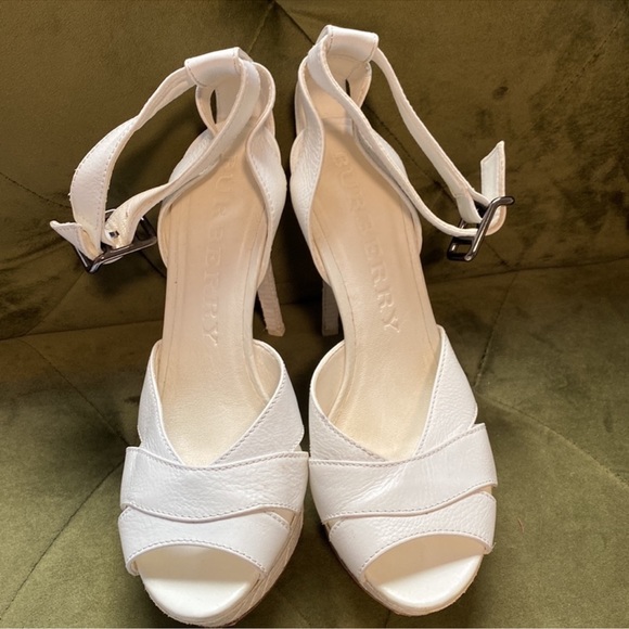 Burberry Platform Heels White Size 40 Good pre loved Condition - Picture 1 of 5